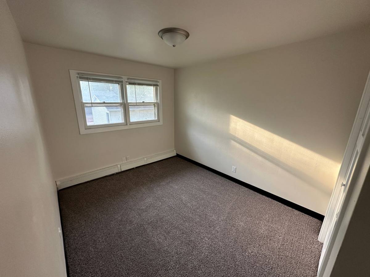 Apartment for rent at 321 Delaware Ave SW, Orange City, IA 51041