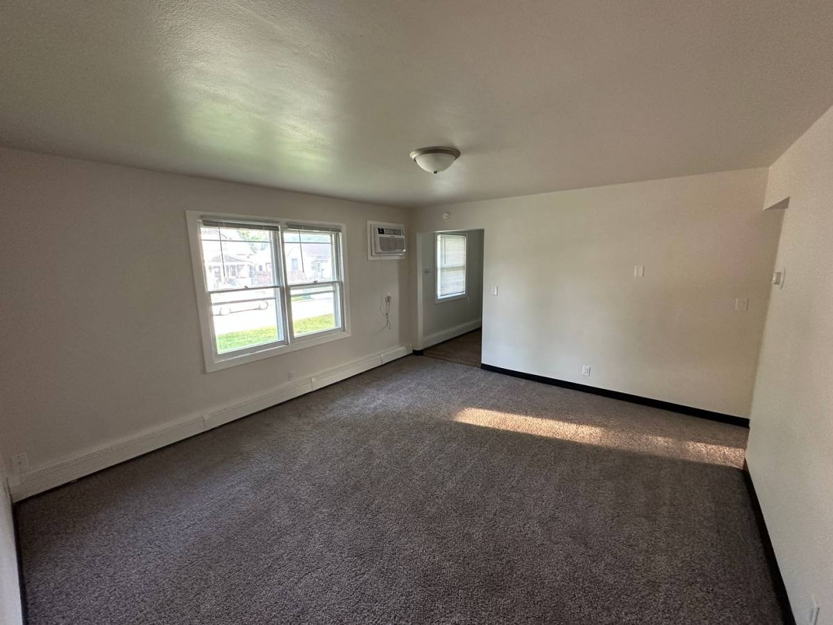 Apartment for rent at 321 Delaware Ave SW, Orange City, IA 51041