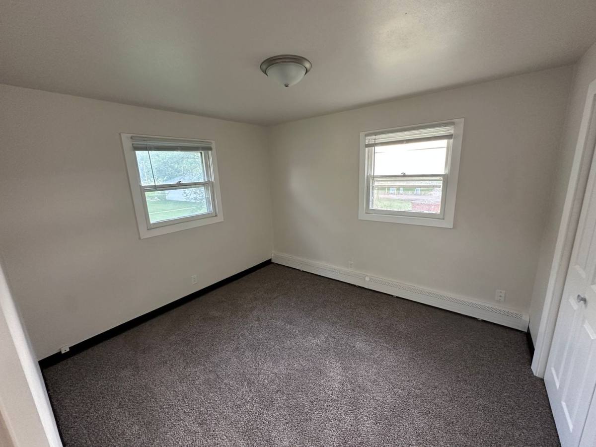 Apartment for rent at 321 Delaware Ave SW, Orange City, IA 51041