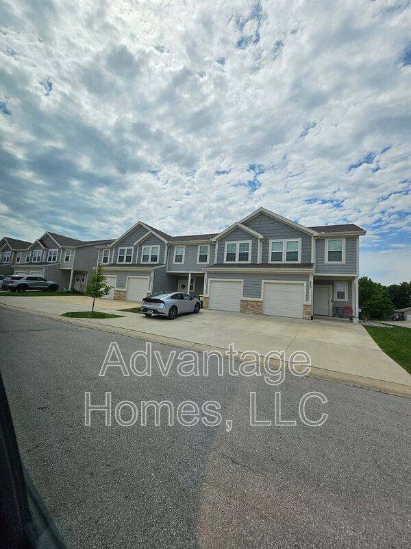 Townhouse for rent at 337 N 5th Terrace, Louisburg, KS 66053