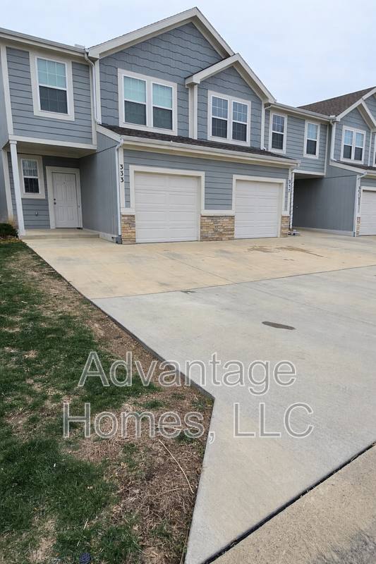 Townhouse for rent at 337 N 5th Terrace, Louisburg, KS 66053