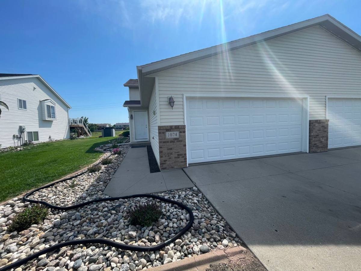 House for rent at 1074 Parkway Dr, West Fargo, ND 58078
