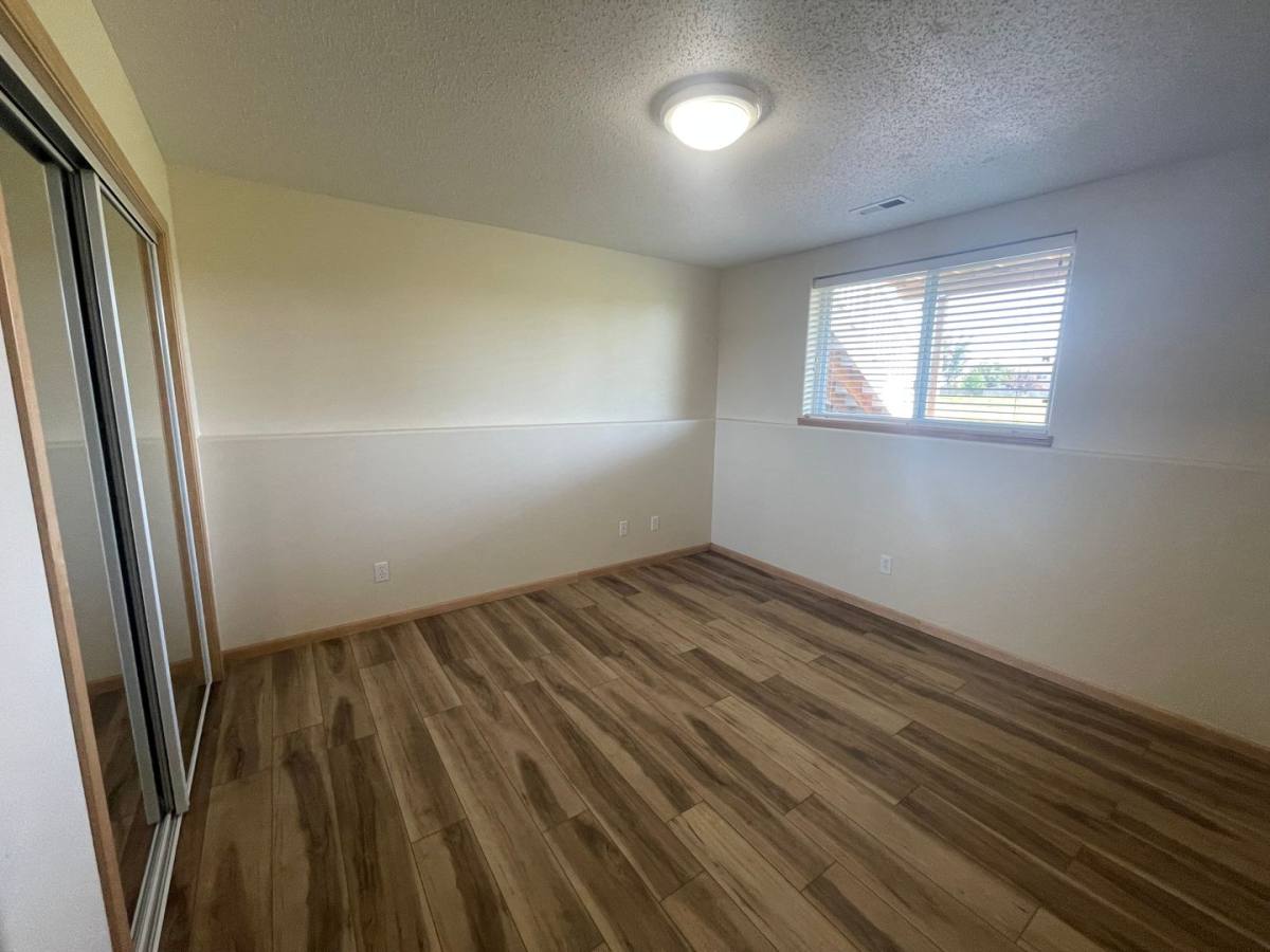 House for rent at 1074 Parkway Dr, West Fargo, ND 58078