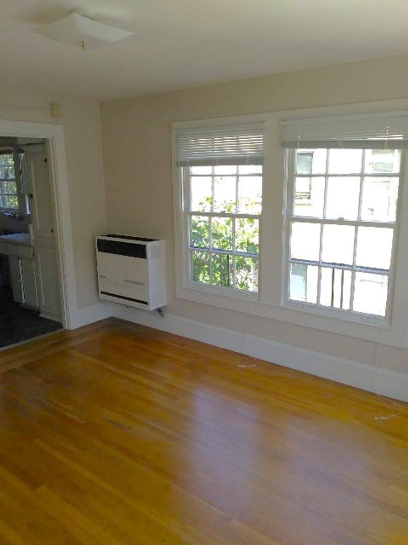 Apartment for rent at 2515 Piedmont Ave, Berkeley, CA 94704