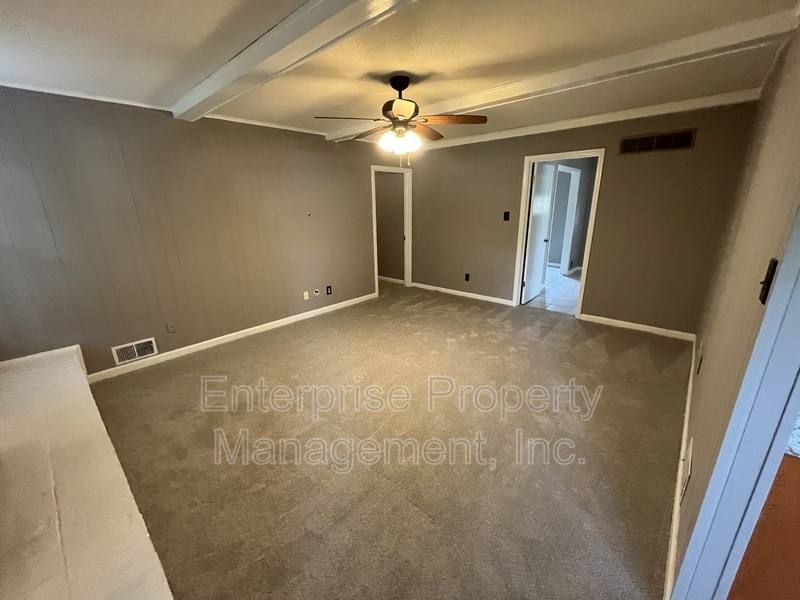 House for rent at 6124 Chinaberry Dr, Memphis, TN 38115