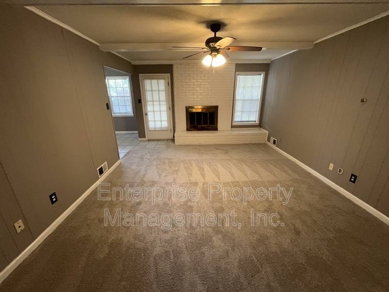 House for rent at 6124 Chinaberry Dr, Memphis, TN 38115