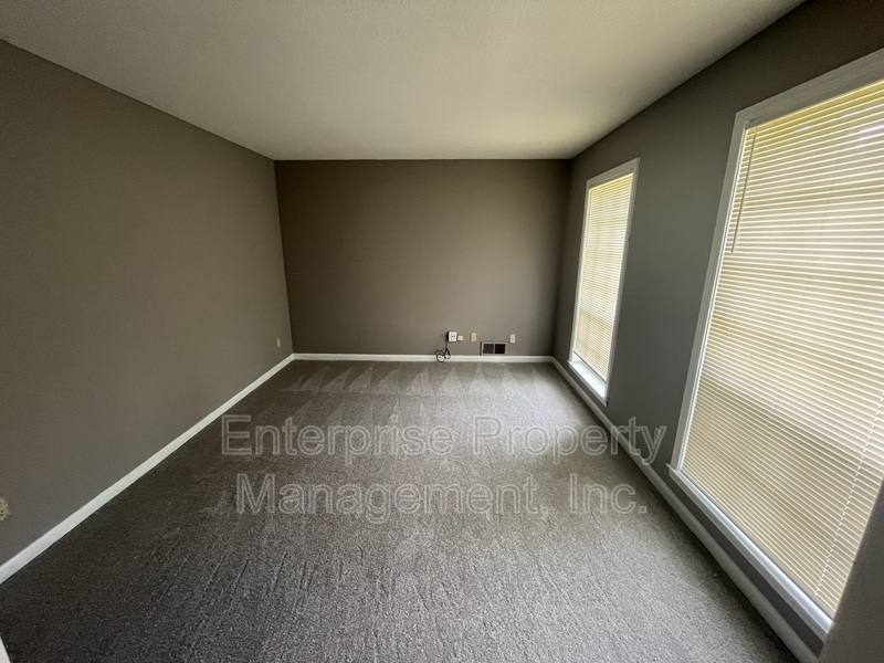 House for rent at 6124 Chinaberry Dr, Memphis, TN 38115