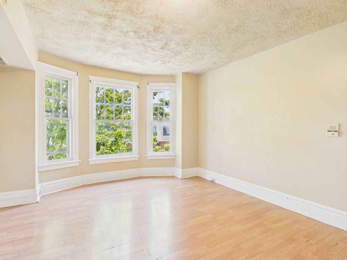 Apartment for rent at 1116-1118 N 3rd St, Harrisburg, PA 17102