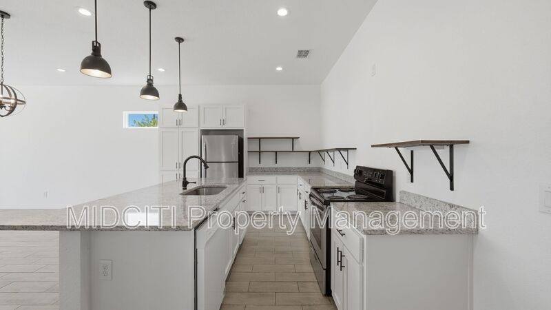 893 E Mather St, New Braunfels, TX 78130 - Apartment for Rent - Image 7