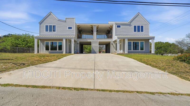 893 E Mather St, New Braunfels, TX 78130 - Apartment for Rent - Image 3