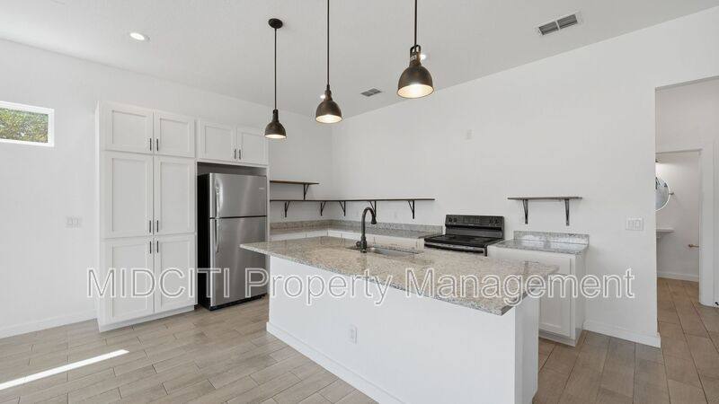 893 E Mather St, New Braunfels, TX 78130 - Apartment for Rent - Image 8