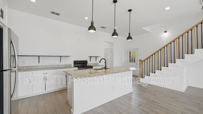 893 E Mather St, New Braunfels, TX 78130 - Apartment for Rent - Image 10