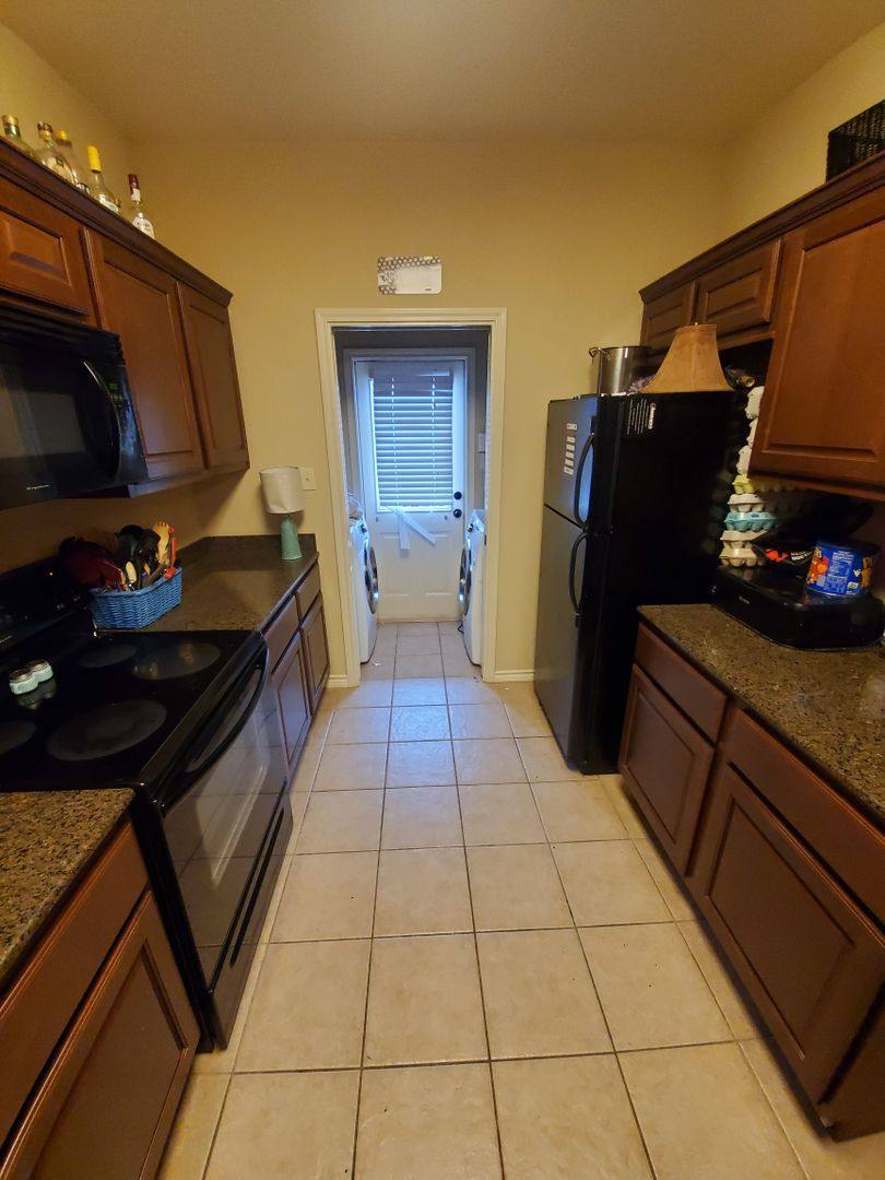 Townhouse for rent at 3306 General Parkway, College Station, TX 77845