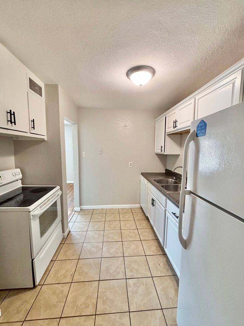 Apartment for rent at 2831 5th Ave, Pueblo, CO 81003