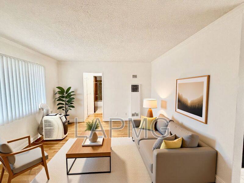House for rent at 956 Wilcox Ave #17, Los Angeles, CA 90038