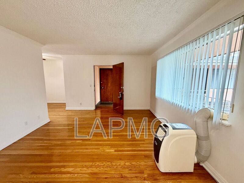 House for rent at 956 Wilcox Ave #17, Los Angeles, CA 90038