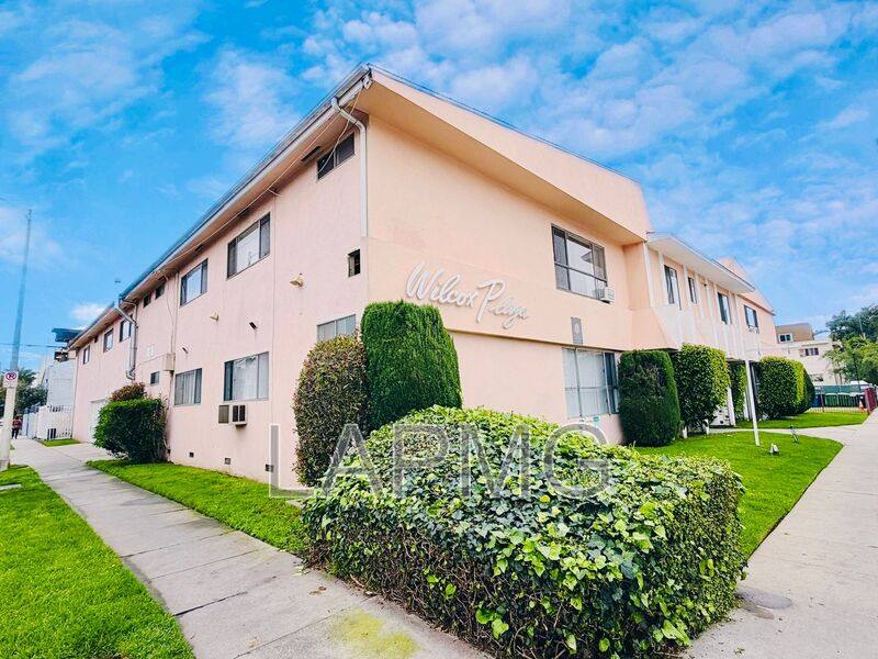 House for rent at 956 Wilcox Ave #17, Los Angeles, CA 90038