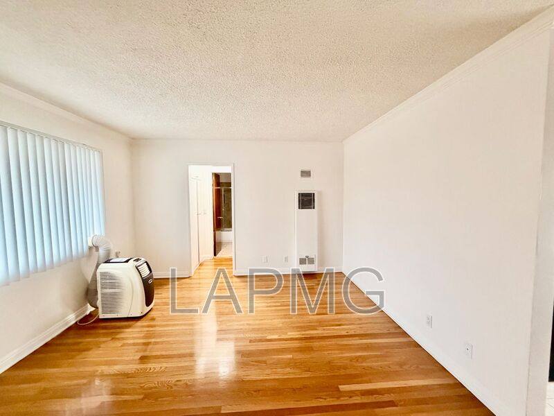 House for rent at 956 Wilcox Ave #17, Los Angeles, CA 90038