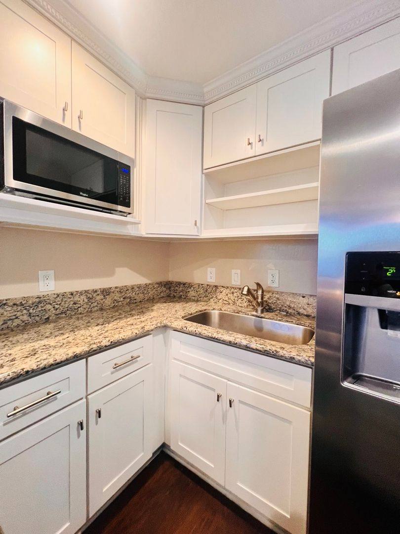 Apartment for rent at 393 Hamilton St, Costa Mesa, CA 92627