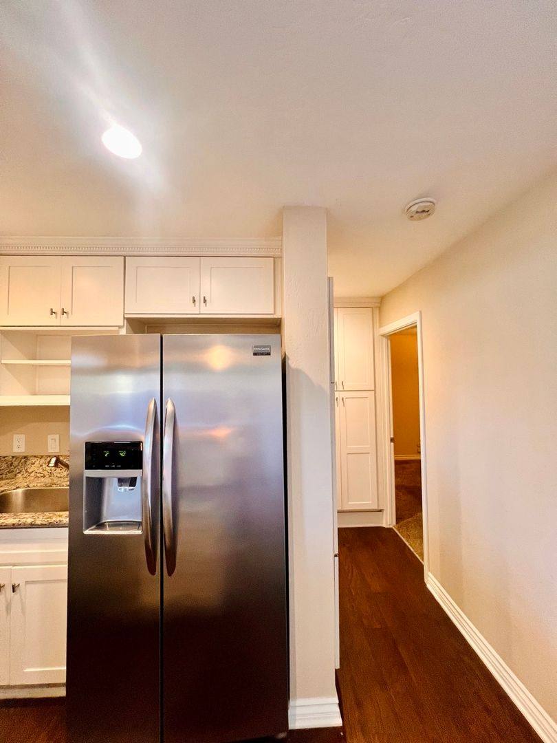 Apartment for rent at 393 Hamilton St, Costa Mesa, CA 92627