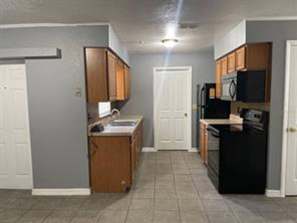 House for rent at 1935 W 14 St, Sanford, FL 32771