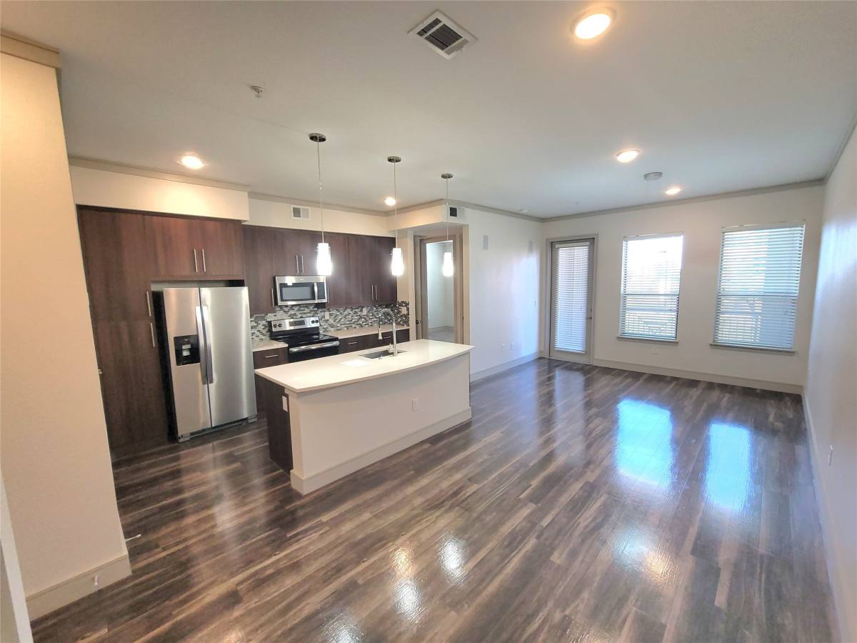 Apartment for rent at 1800 St Joseph Parkway, Houston, TX 77003