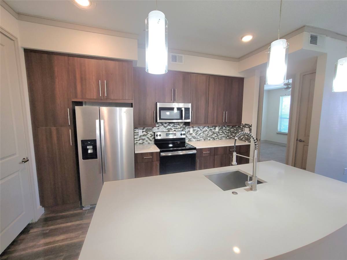 Apartment for rent at 1800 St Joseph Parkway, Houston, TX 77003