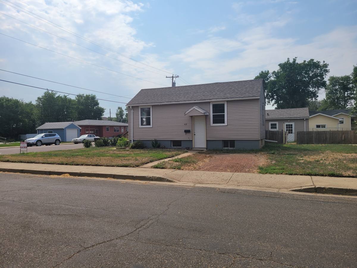 Apartment for rent at 422 Belmont, Dickinson, ND 58601