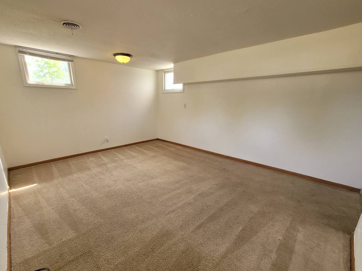 Apartment for rent at 422 Belmont, Dickinson, ND 58601