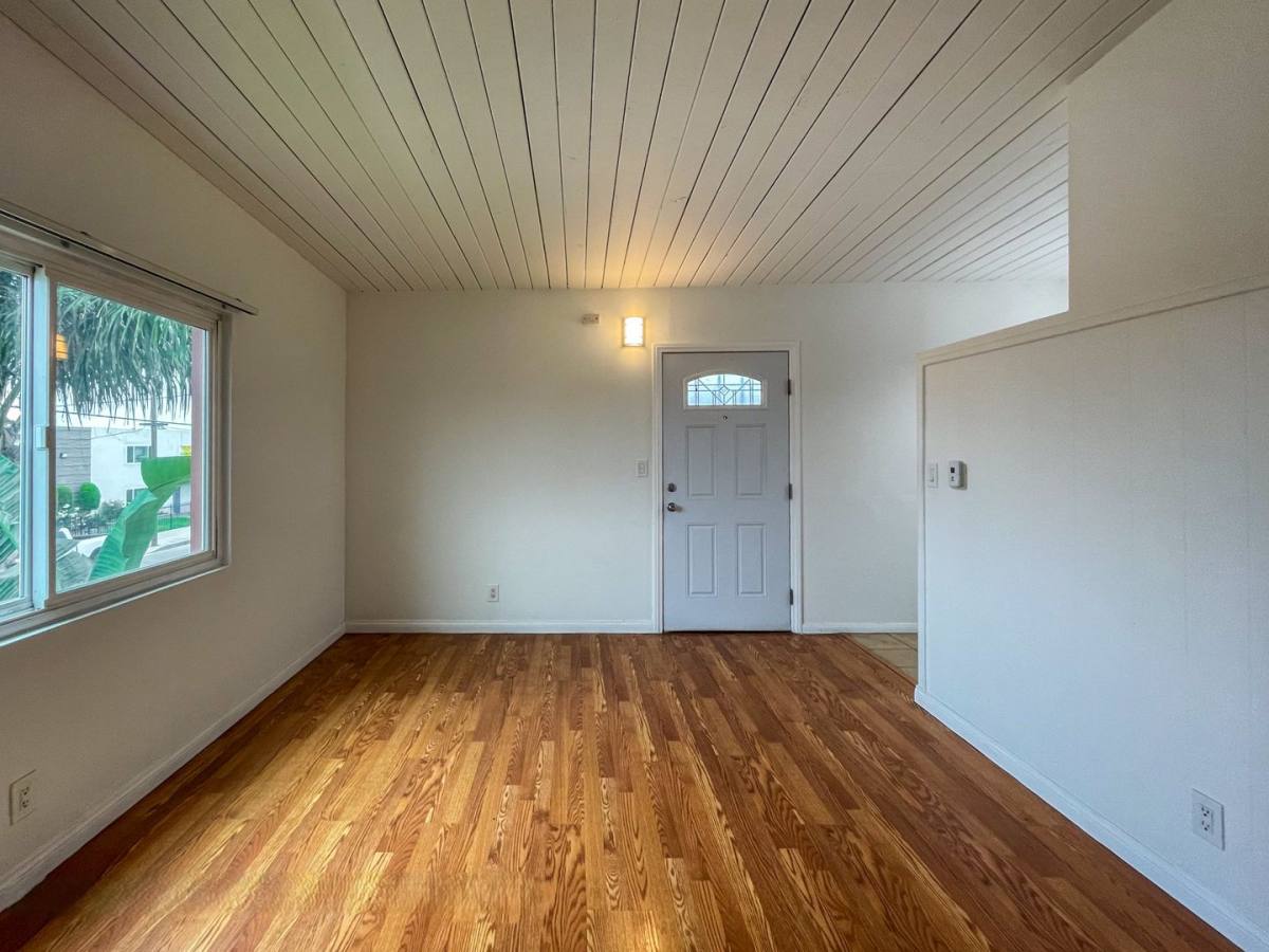 Apartment for rent at 14830 Chadron Ave, Gardena, CA 90249
