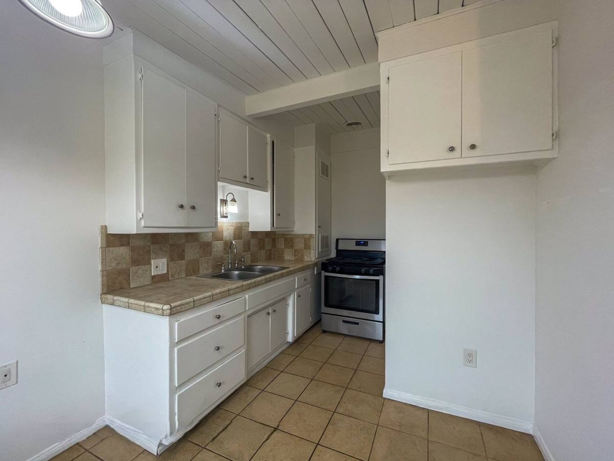 Apartment for rent at 14830 Chadron Ave, Gardena, CA 90249
