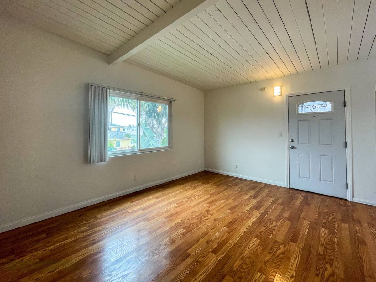 Apartment for rent at 14830 Chadron Ave, Gardena, CA 90249
