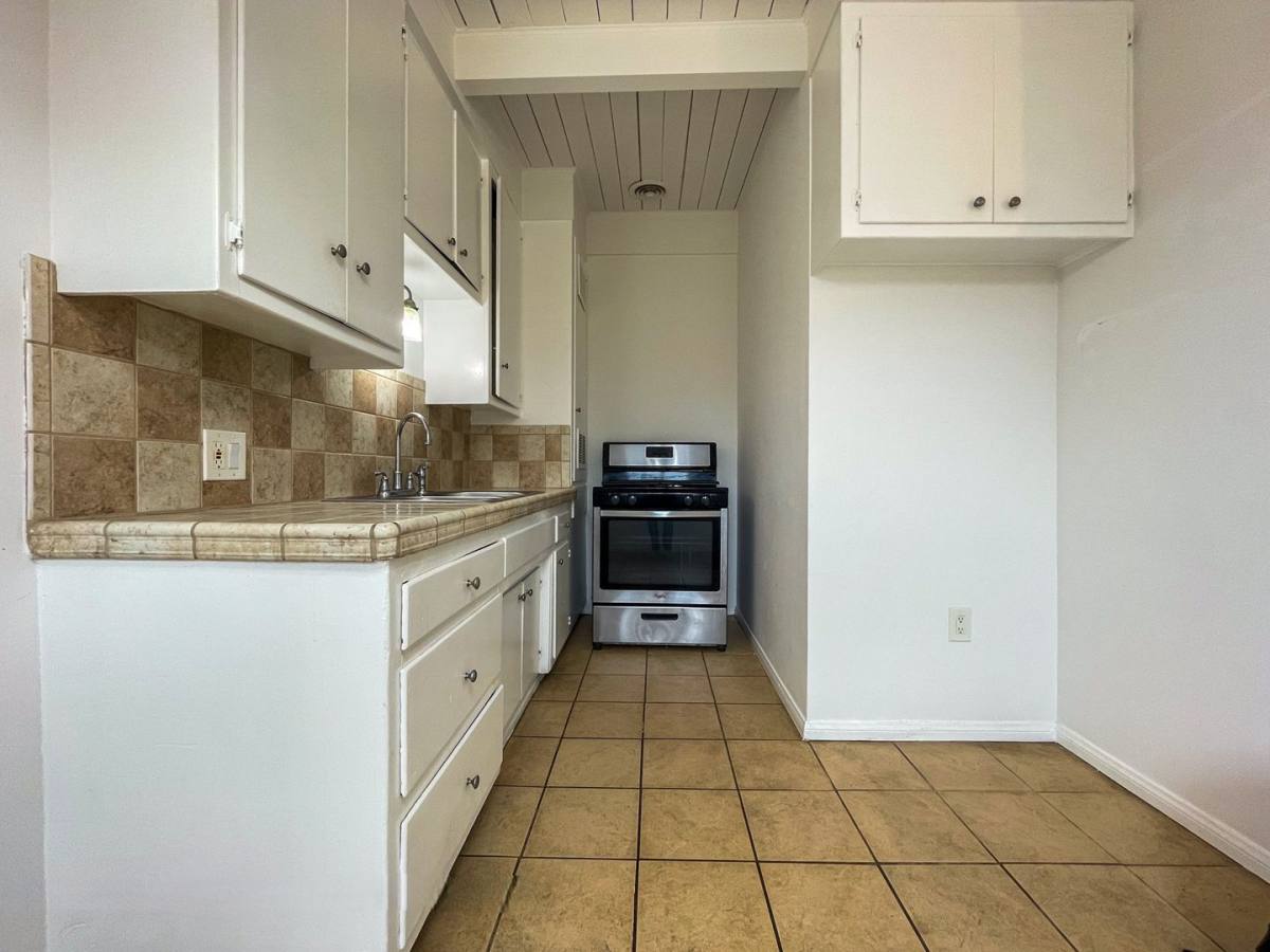 Apartment for rent at 14830 Chadron Ave, Gardena, CA 90249