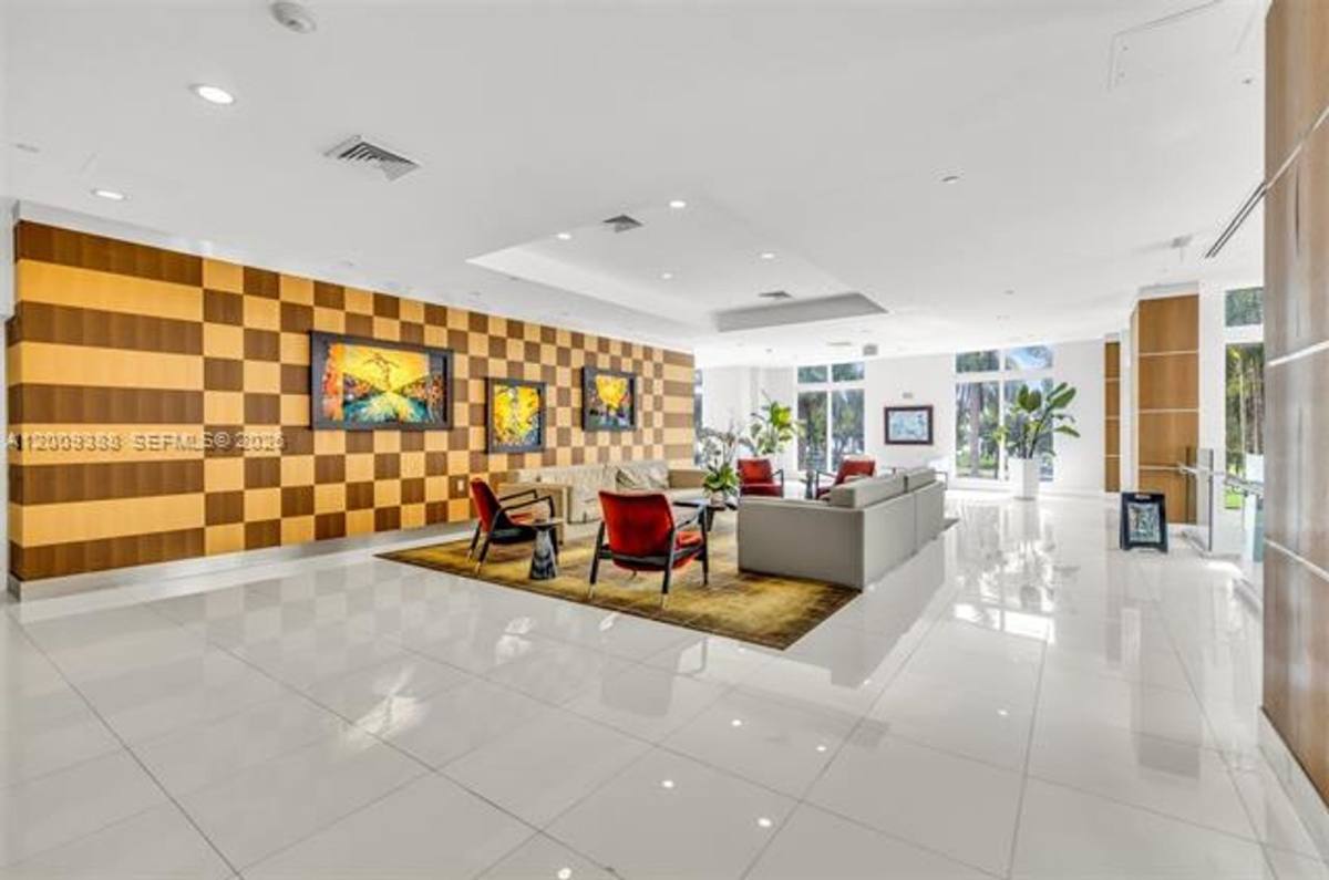 Apartment for rent at 1800 N Bayshore Dr, Miami, FL 33132