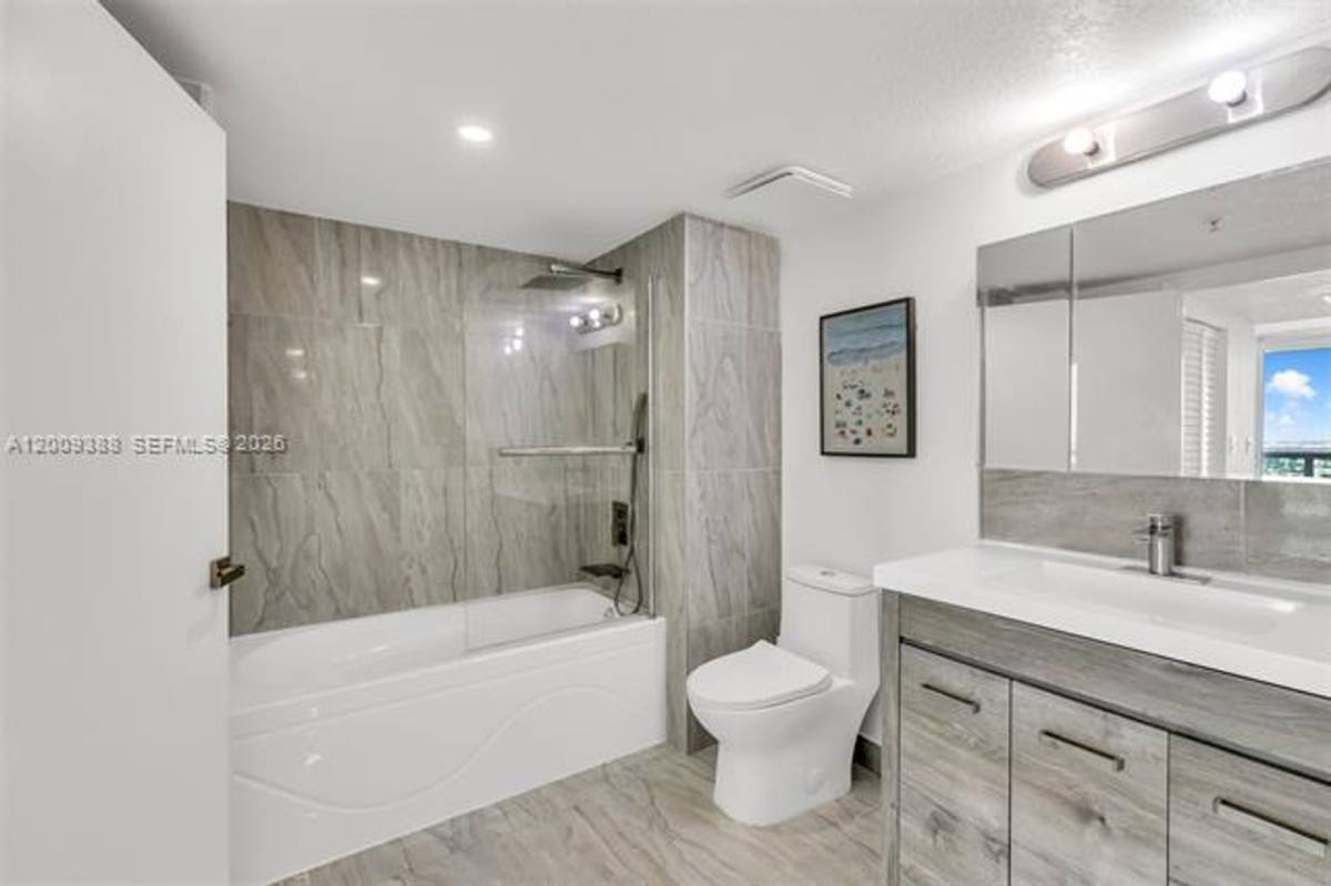 Apartment for rent at 1800 N Bayshore Dr, Miami, FL 33132