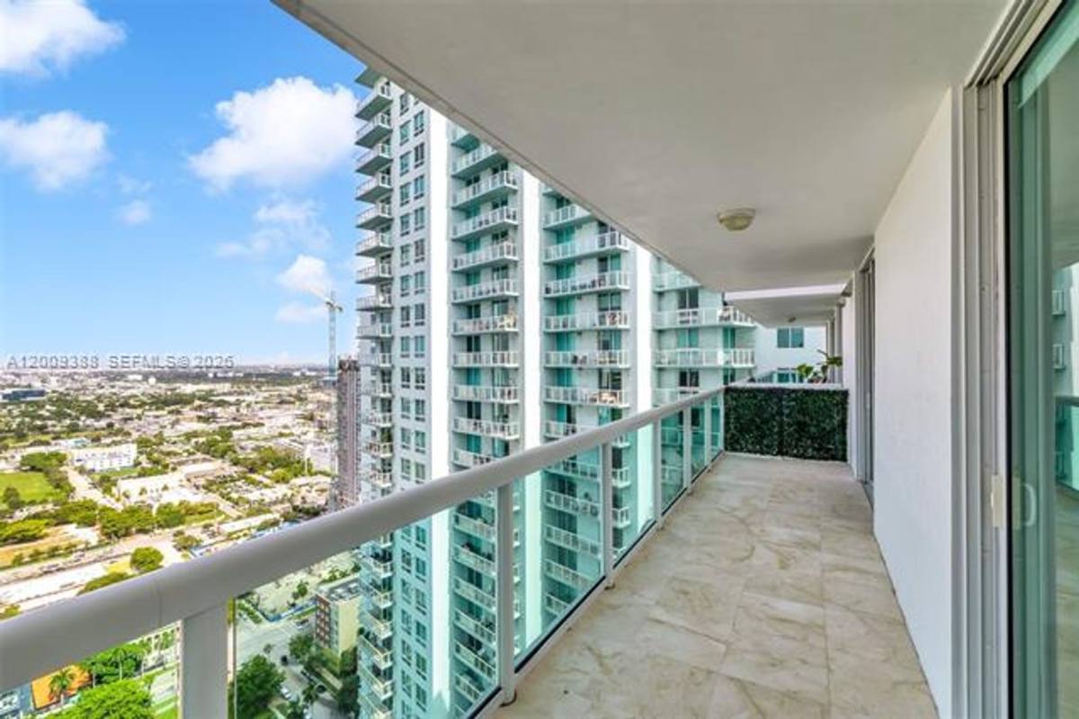 Apartment for rent at 1800 N Bayshore Dr, Miami, FL 33132