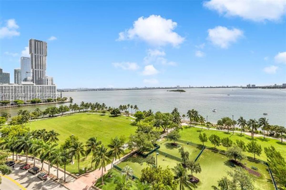 Apartment for rent at 1800 N Bayshore Dr, Miami, FL 33132