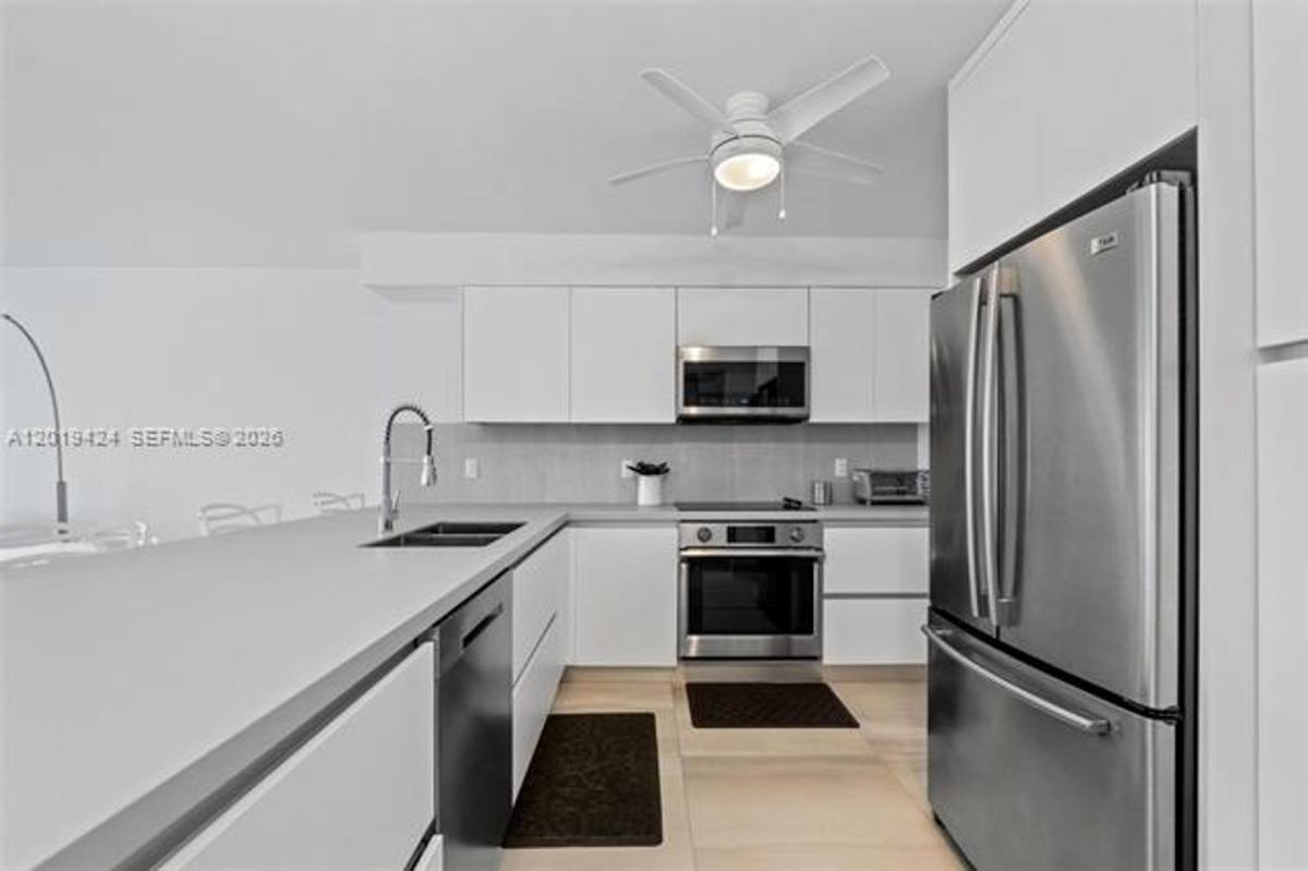 Condo for rent at 5700 Collins Ave, Miami Beach, FL 33140