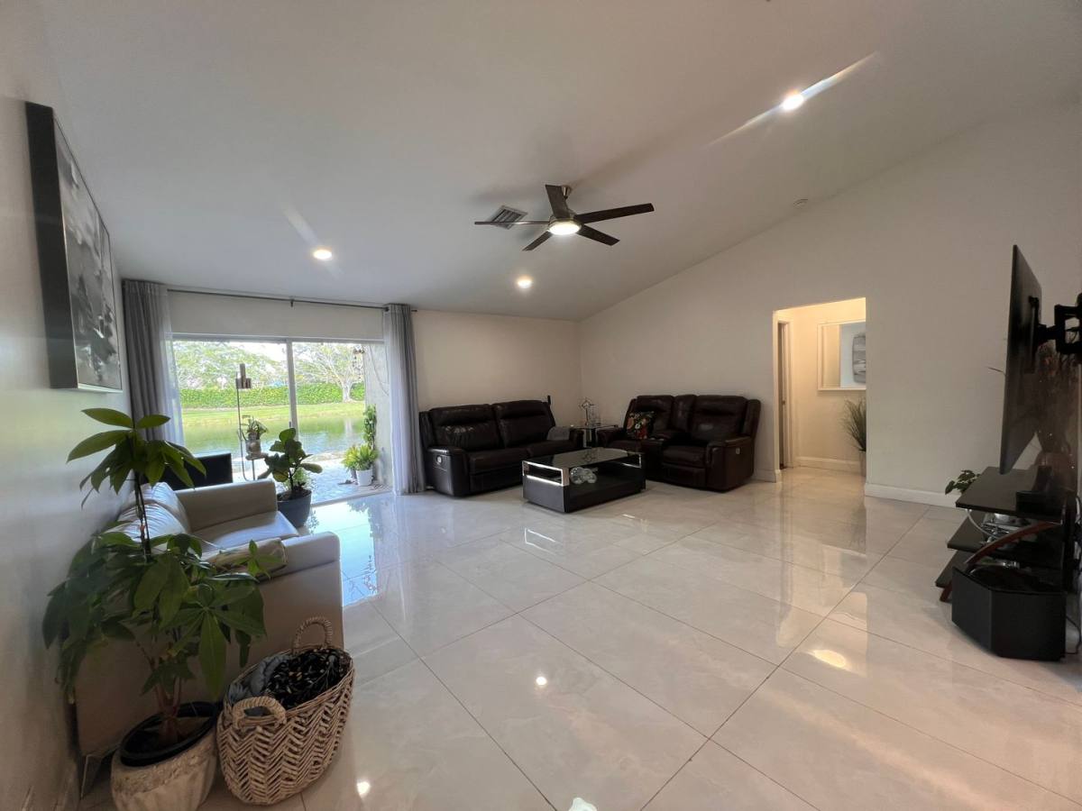 House for rent at 1590 Orion Lane, Fort Lauderdale, FL 33327