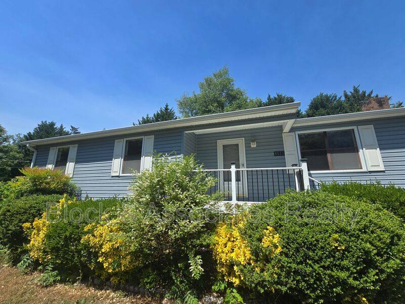 House for rent at 3945 Woodcrest St, Trinity, NC 27370