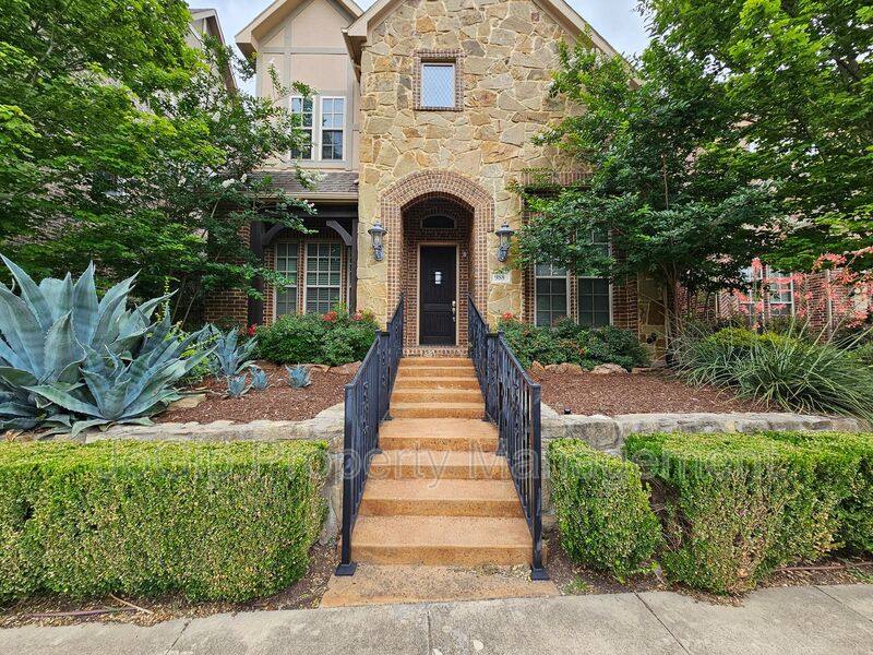 House for rent at 988 Shadyside Lane, Dallas, TX 75223