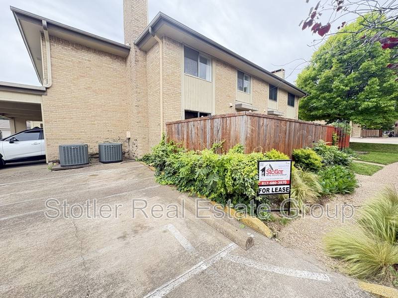 Condo for rent at 2622 Custer Parkway #D, Richardson, TX 75080