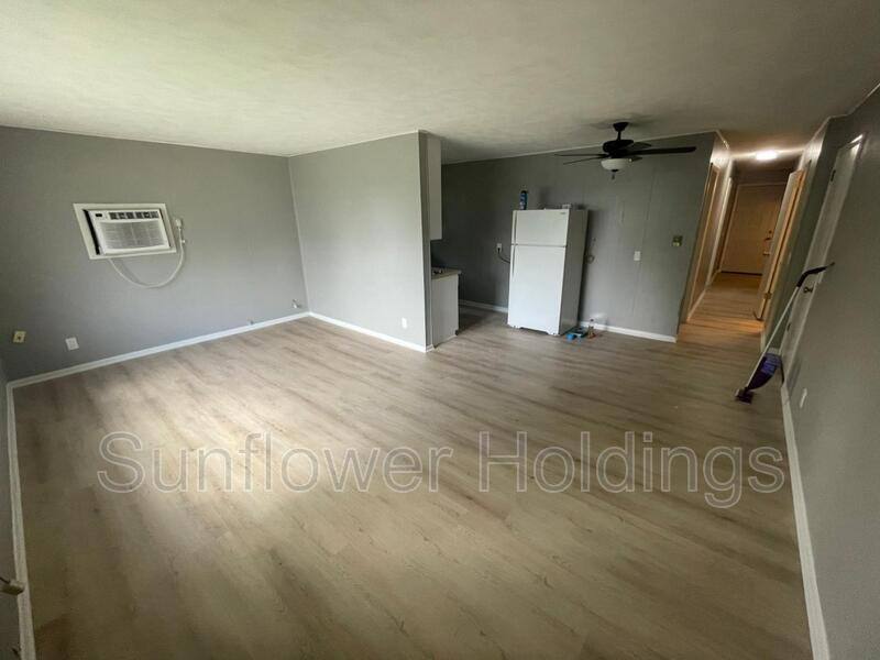 Apartment for rent at 822 E Vine St #4, La Cygne, KS 66040