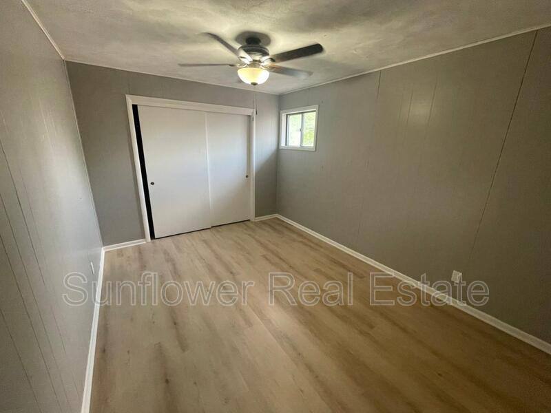 Apartment for rent at 822 E Vine St #4, La Cygne, KS 66040