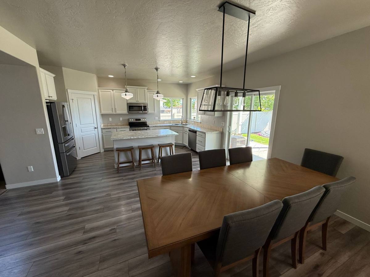 House for rent at 2946 NW 8th Ave, Meridian, ID 83646