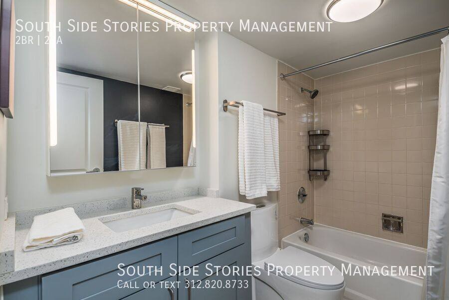 Apartment for rent at 637 E Woodland Park, Chicago, IL 60616