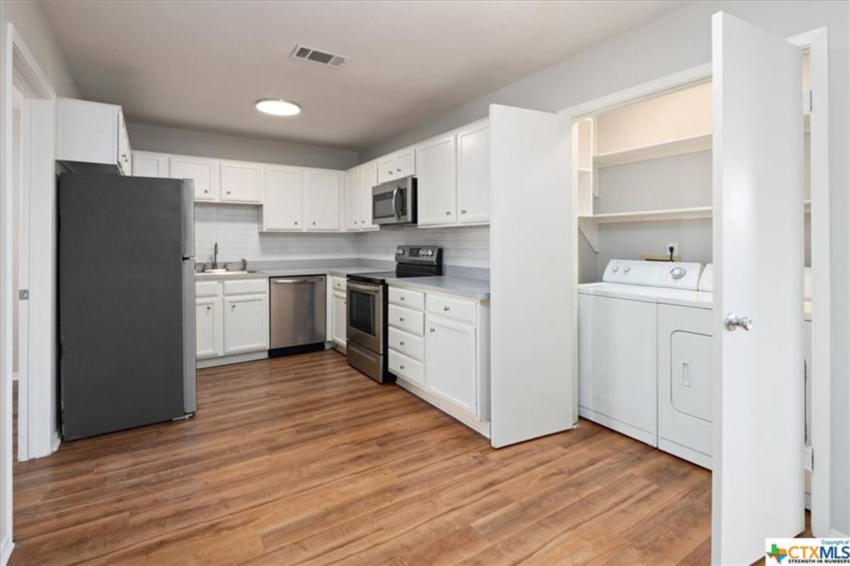 Townhouse for rent at 1202 Hillyer St, San Marcos, TX 78666