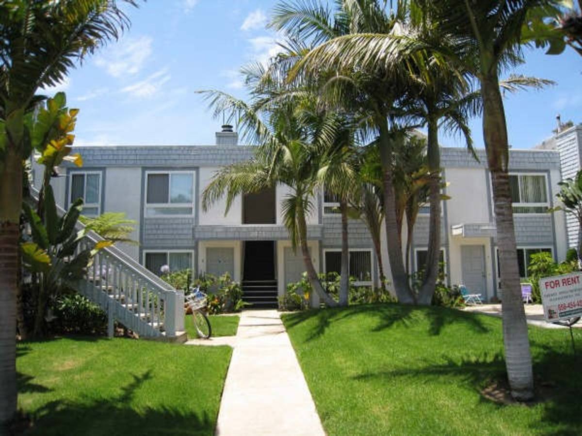 Apartment for rent at 1075 Agate St E, San Diego, CA 92109