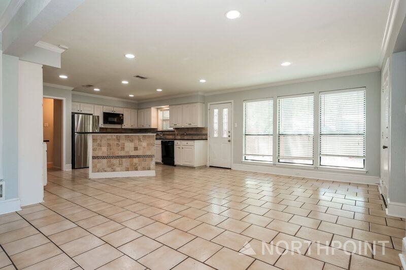 House for rent at 5408 Summit Ridge Trail, Arlington, TX 76017