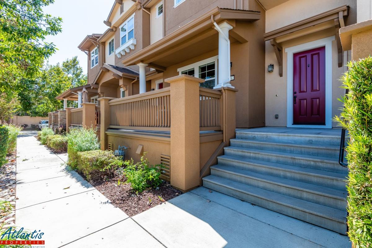 Townhouse for rent at 176 Salmar Terrace, Campbell, CA 95008